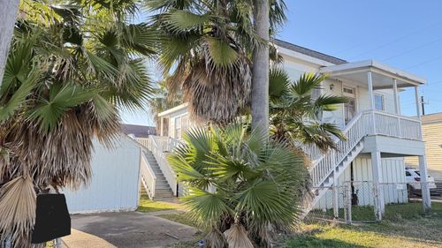 709 38th St, Galveston, TX, 77550-1239 | Card Image