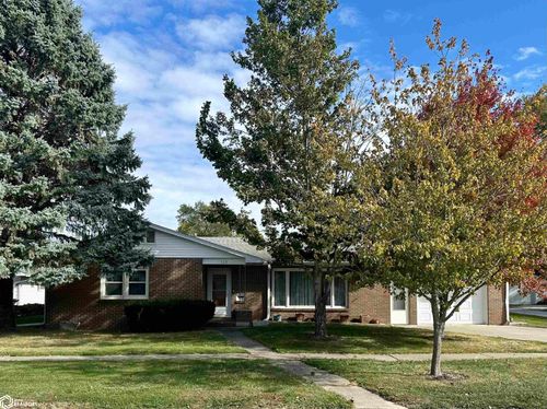 520 N 8th St, Chariton, IA, 50049-1442 | Card Image