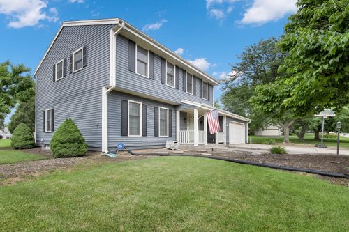 9916610 Woodcock Rd, Germantown, WI, 53022-4950 | Card Image