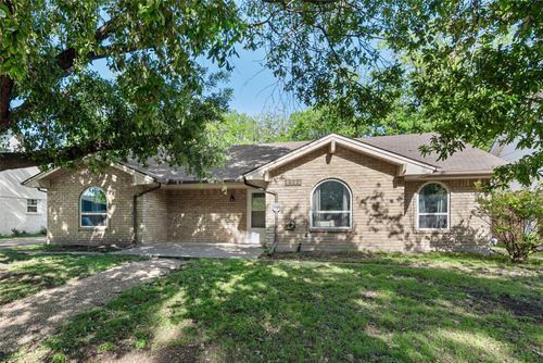 2701 Magnolia Dr, Irving, TX, 75062-5332 | Card Image