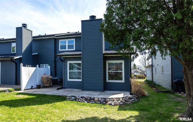 5952 Crow Valley Park Dr, Condo with 2 bedrooms, 2 bathrooms and null parking in Davenport IA | Image 4