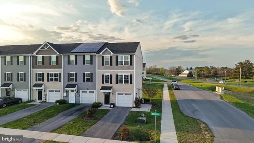 10 Norcross Ct, MARTINSBURG, WV, 25403-1688 | Card Image