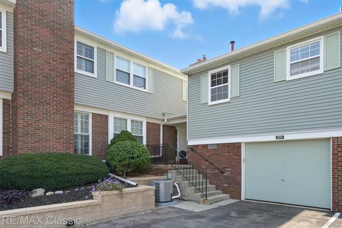 20903 W Glen Haven Cir, Northville, MI, 48167-2471 | Card Image