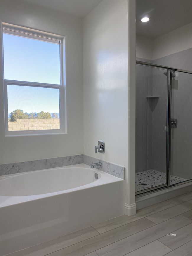 Example - Main Suite's Bathroom | Image 16