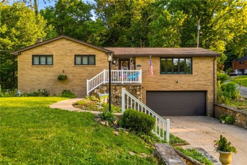 402 Glenrock Dr, Bethel Park, PA, 15102-1432 | Card Image