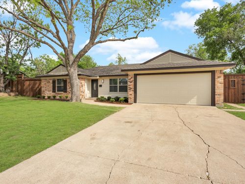 2834 Sunny Hill Ln, Farmers Branch, TX, 75234-7404 | Card Image