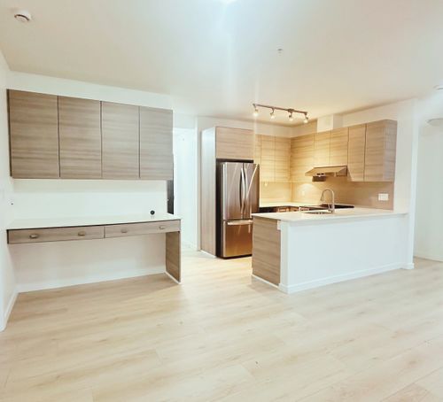 32-6965 Hastings St, Burnaby, BC, V5B1S9 | Card Image