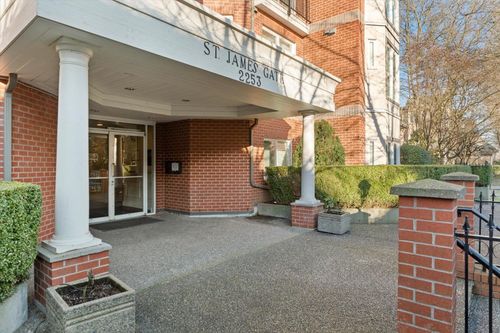 207-2253 Welcher Ave, Port Coquitlam, BC, V3C1X2 | Card Image