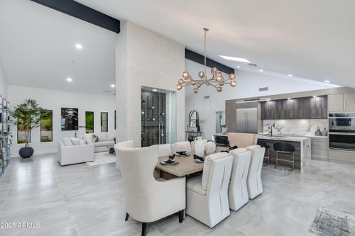 6403 E Gold Dust Ave, Paradise Valley, AZ, 85253-1334 | Card Image