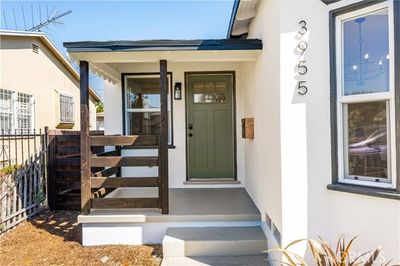 W 64th Street, House other with 2 bedrooms, 1 bathrooms and 2 parking in Los Angeles CA | Image 3