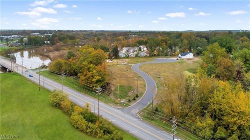 19 Blue Heron Ct, Painesville, OH, 44077-0019 | Card Image