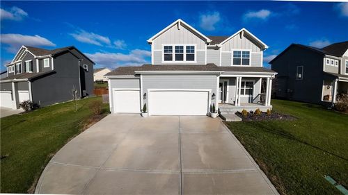 9214 110th Ter, Kansas City, MO, 64157-5836 | Card Image