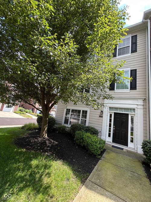 8268 Jo Ellen Dr, Fishers, IN, 46038-5297 | Card Image