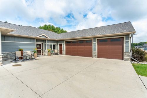 740 Oak Trl, Fergus Falls, MN, 56537-3319 | Card Image