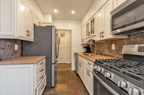 apt-a14-61 Maine Ave, Rockville Centre, NY, 11570-3625 | Card Image