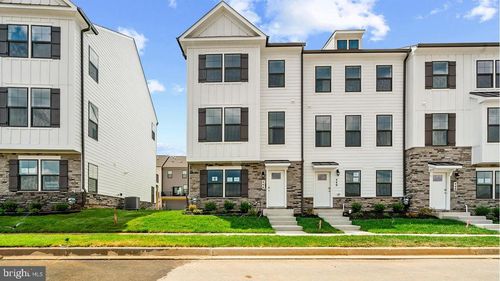 738 Compass Way, FREDERICK, MD, 21701-9492 | Card Image