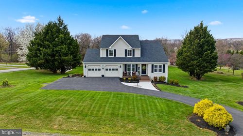 17 Renaissance Dr, MARTINSBURG, WV, 25403-1207 | Card Image