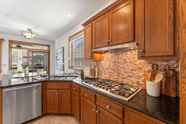 9946 Wellington Ln, Townhouse with 4 bedrooms, 3 bathrooms and null parking in Woodbury MN | Image 21