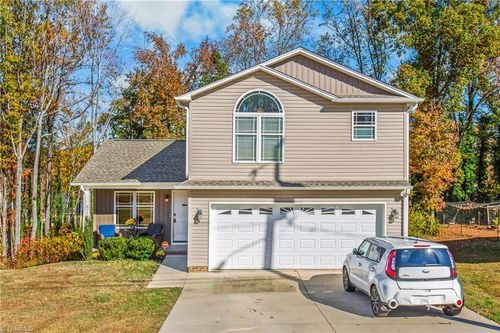 512 Evergreen Trl, Thomasville, NC, 27360-6418 | Card Image