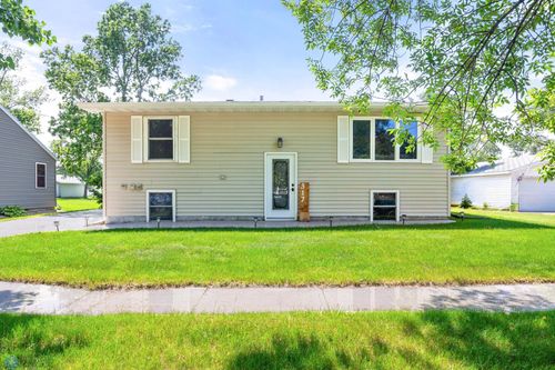 317 1st St Nw, Hillsboro, ND, 58045-4112 | Card Image