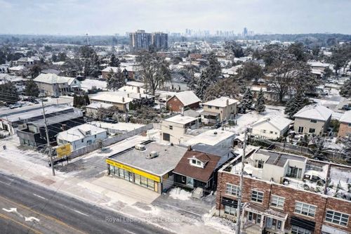 881 Lakeshore Rd E, Mississauga, ON, L5E1E2 | Card Image