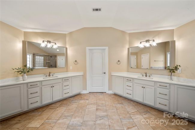 Primary bath cont.. | Image 32