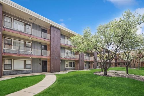 2d-9620 W Higgins Rd, Rosemont, IL, 60018-4806 | Card Image