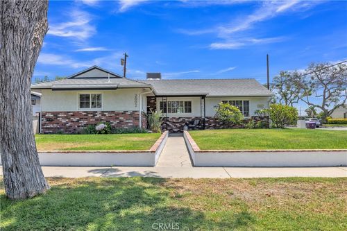 2002 Pattiz Ave, Long Beach, CA, 90815-3547 | Card Image