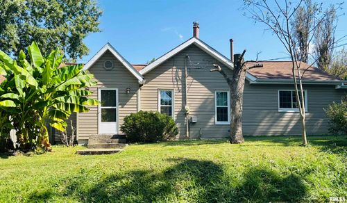 104 N Walker St, Cobden, IL, 62920-2431 | Card Image