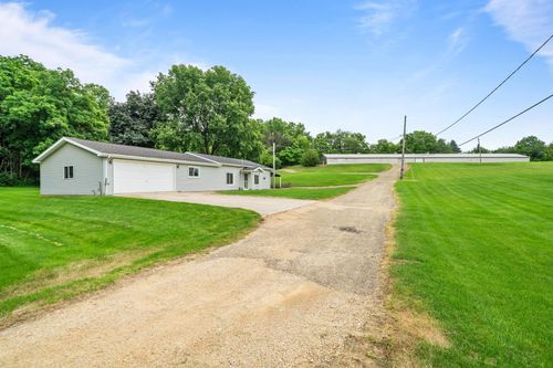 165 S Blackhawk Rd, Oregon, IL, 61061-9763 | Card Image