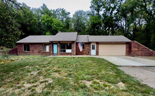 684 N 1474 Rd, Lawrence, KS, 66049-9185 | Card Image