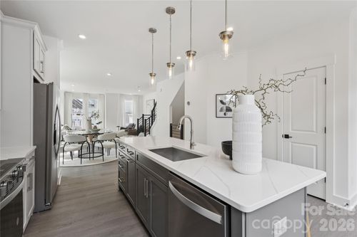 31-3700 S Tryon St, Charlotte, NC, 28217-1632 | Card Image