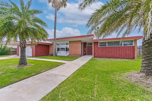 30 S Shore Drive, Galveston, TX, 77551 | Card Image