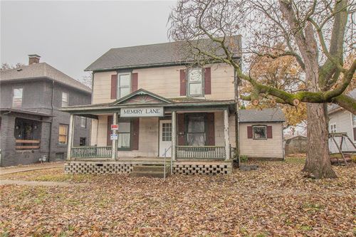 909 Broadway Ave, Mattoon, IL, 61938-4213 | Card Image