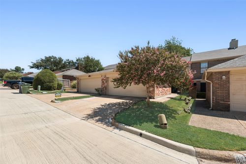 6122 Cypress Point Dr, Garland, TX, 75043-5600 | Card Image