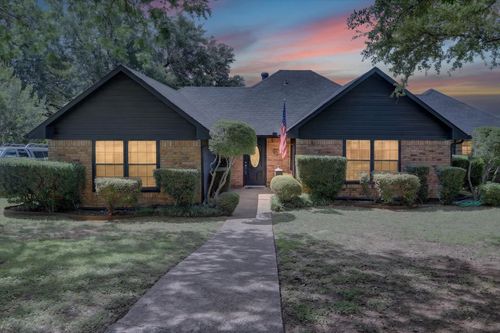 1002 Capetown Dr, Grand Prairie, TX, 75050-3482 | Card Image