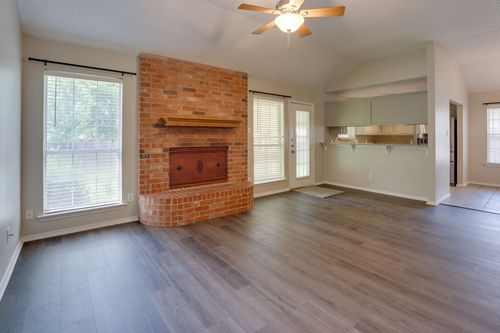 215 Linda St, Aubrey, TX, 76227-4613 | Card Image