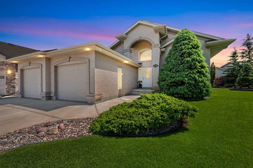 2201 59a Avenue Close, Lloydminster, AB, T9V3J3 | Card Image