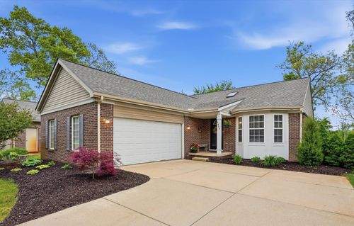 9960 Tioga Ct, Pinckney, MI, 48169-8160 | Card Image