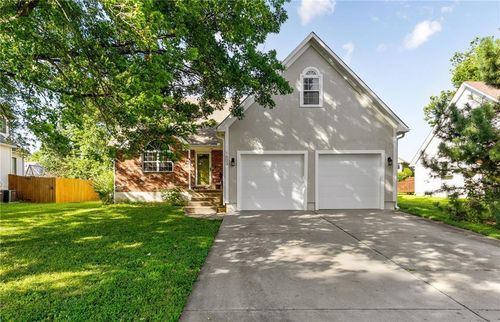 1603 Roanoke Dr, Warrensburg, MO, 64093-8915 | Card Image