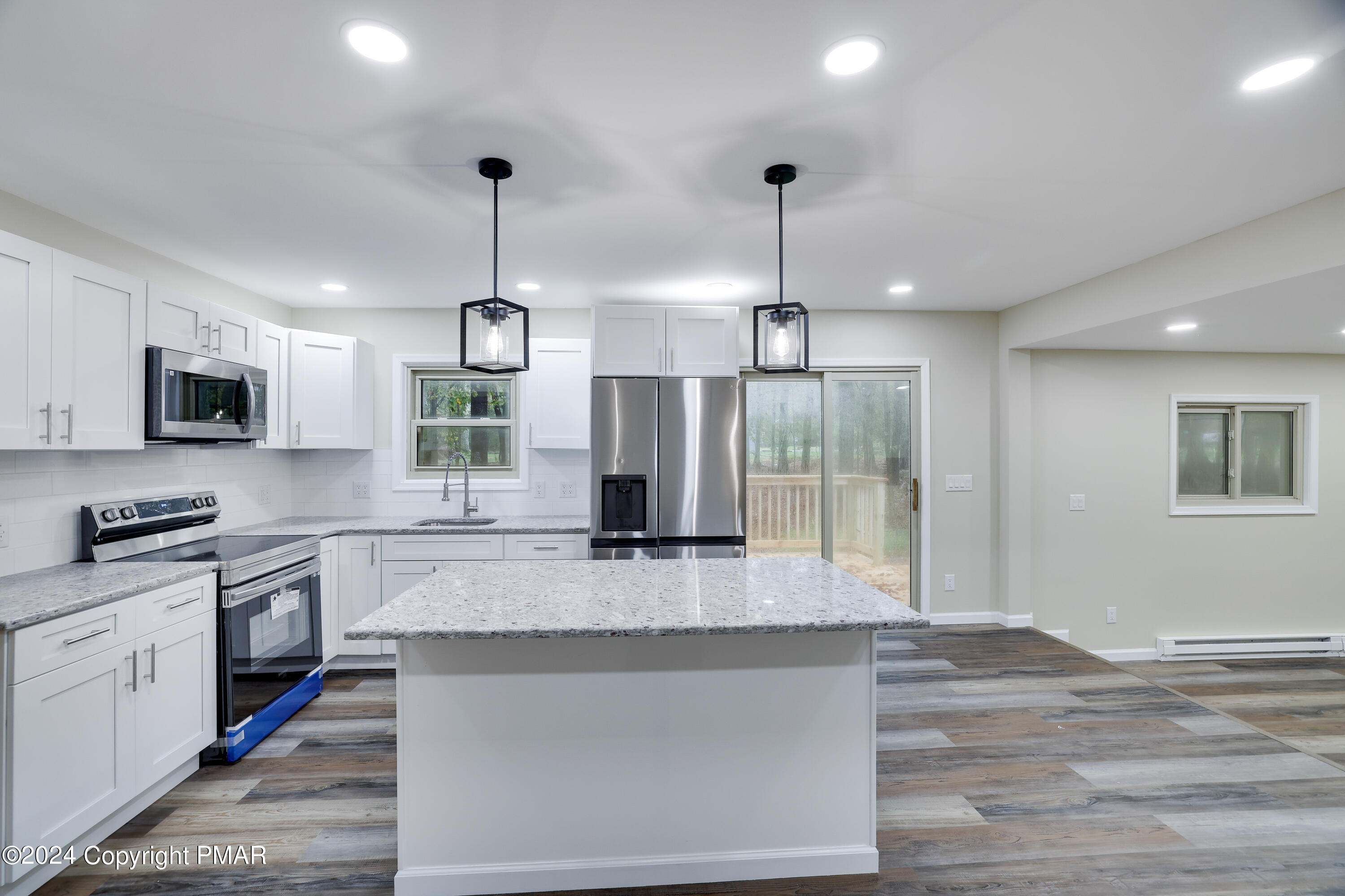 Carobeth Dr, Tobyhanna, PA 18466