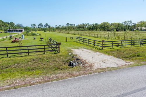 164 County Road 676, Dayton, TX, 77535-1106 | Card Image