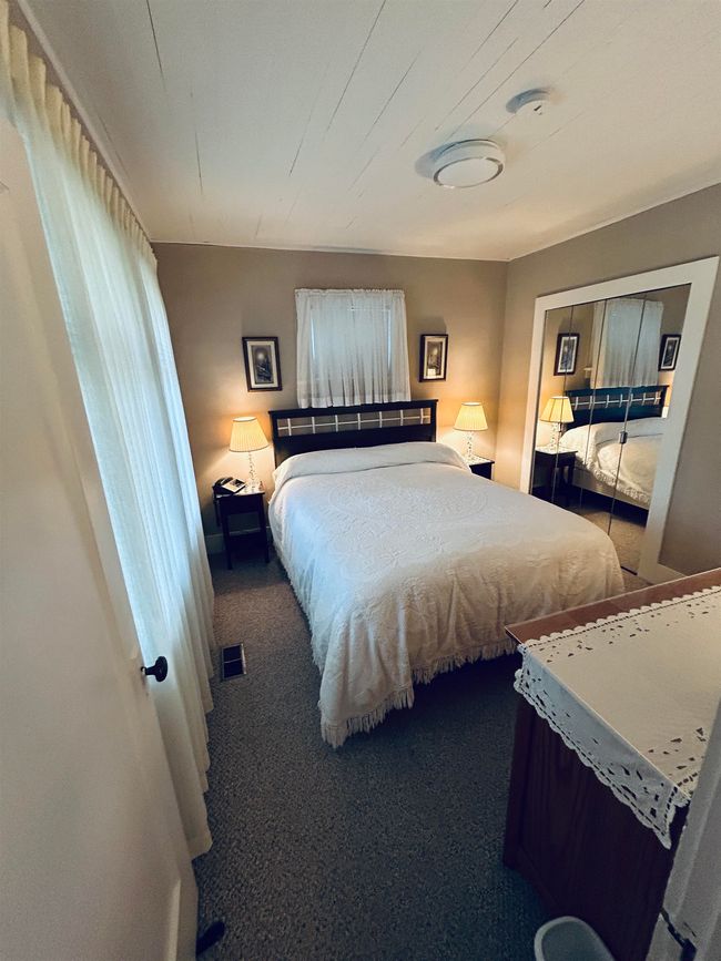 2799 Mcbride Ave, House other with 2 bedrooms, 1 bathrooms and 3 parking in Surrey BC | Image 6