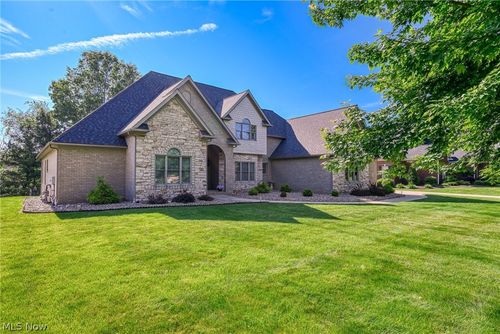 4966 Abbey Church Ave Nw, Canton, OH, 44718-3857 | Card Image
