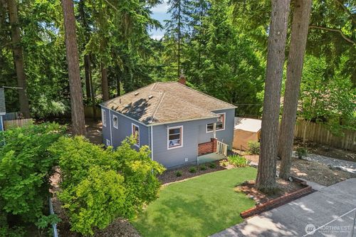 1535 Ne 107th St, Seattle, WA, 98125-6517 | Card Image