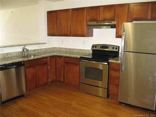 unit-302-41 Grand St, Danbury, CT, 06810-7977 | Card Image