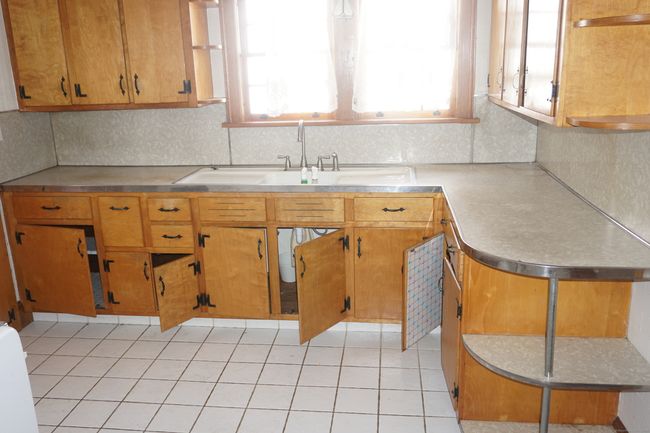1057 Briarwood Ave, House other with 4 bedrooms, 1 bathrooms and 4 parking in Bridgeport CT | Image 8