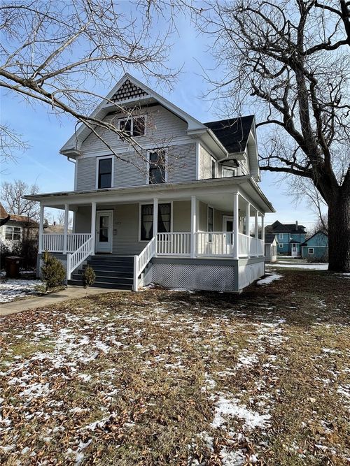 1324 Main St, Grinnell, IA, 50112-1638 | Card Image