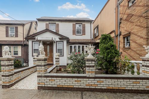 9006 107th Ave, Ozone Park, NY, 11417-1335 | Card Image