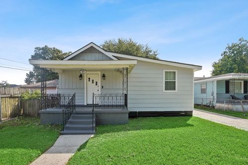 7811 Berg St, New Orleans, LA, 70128-1909 | Card Image